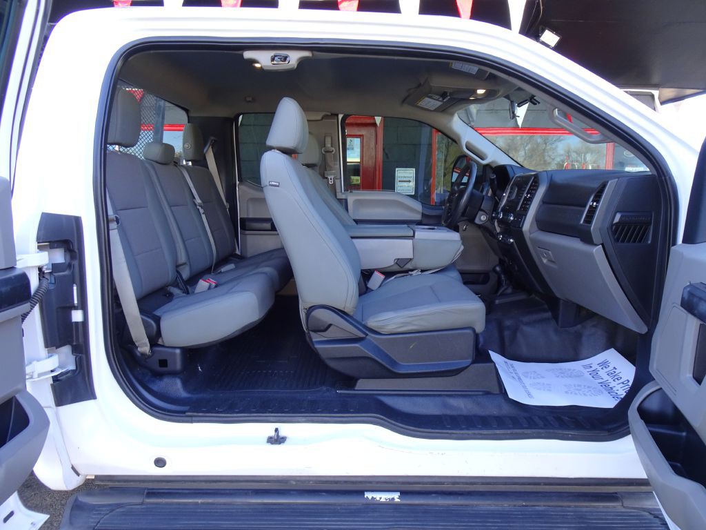 2017 Ford F-350 Image 41