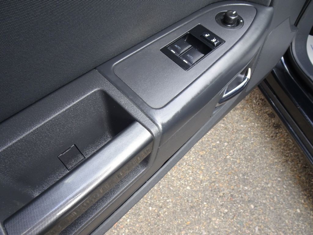 2012 Dodge Challenger Image 19