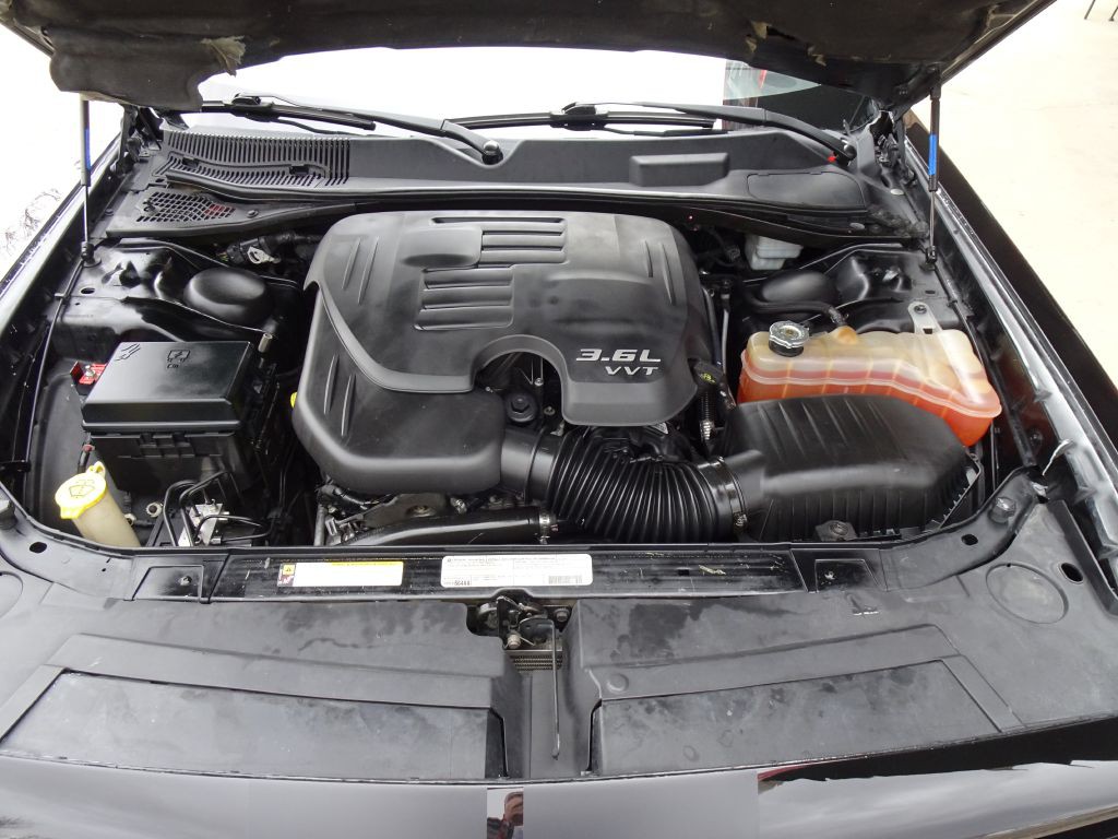 2012 Dodge Challenger Image 32