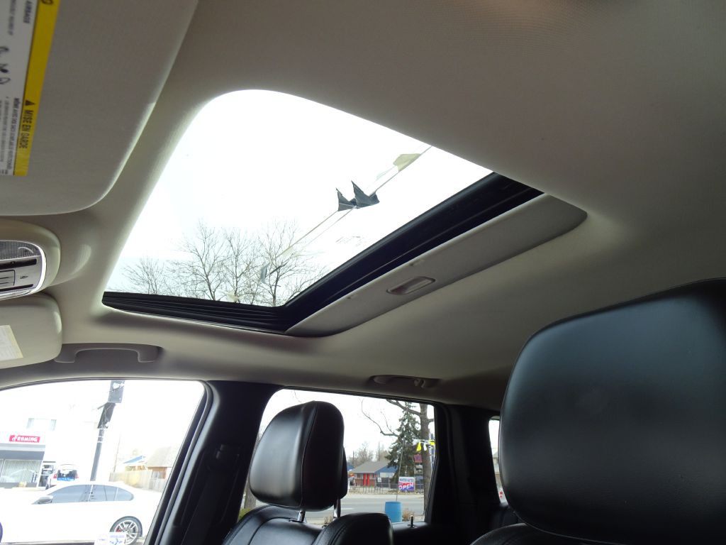 2012 Jeep Grand Cherokee Image 27