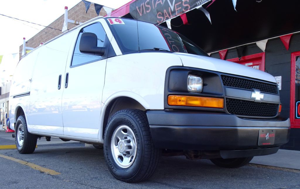 2014 Chevrolet Express Image 2