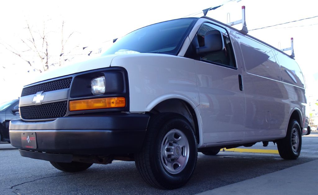 2014 Chevrolet Express Image 16