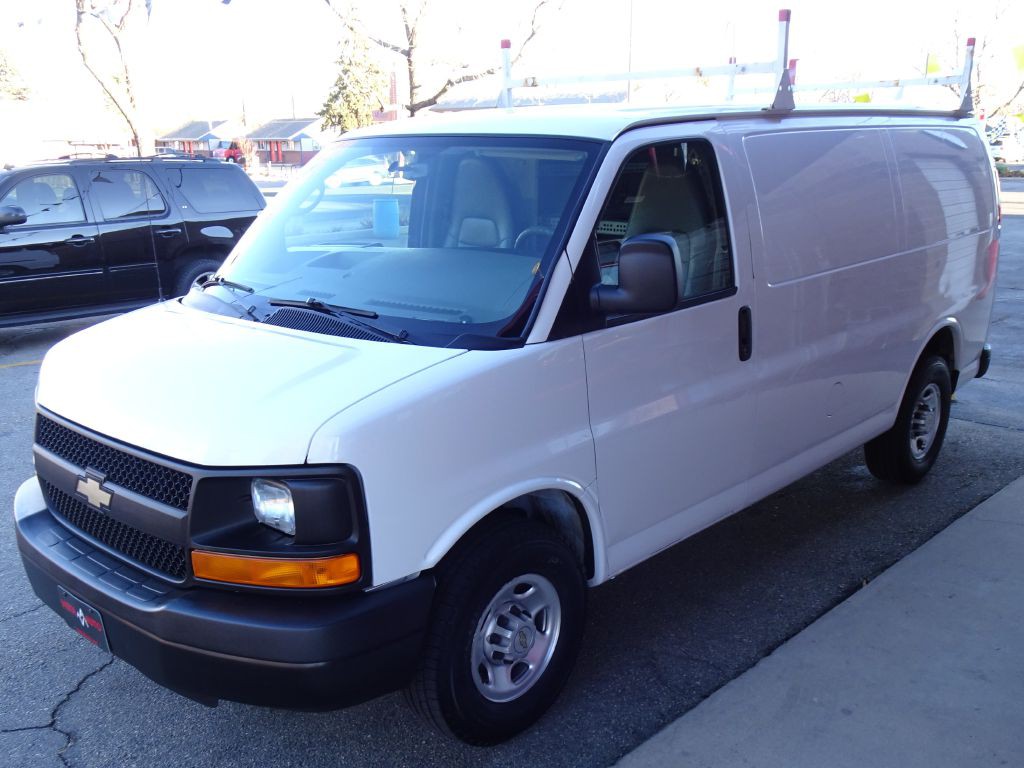 2014 Chevrolet Express Image 17