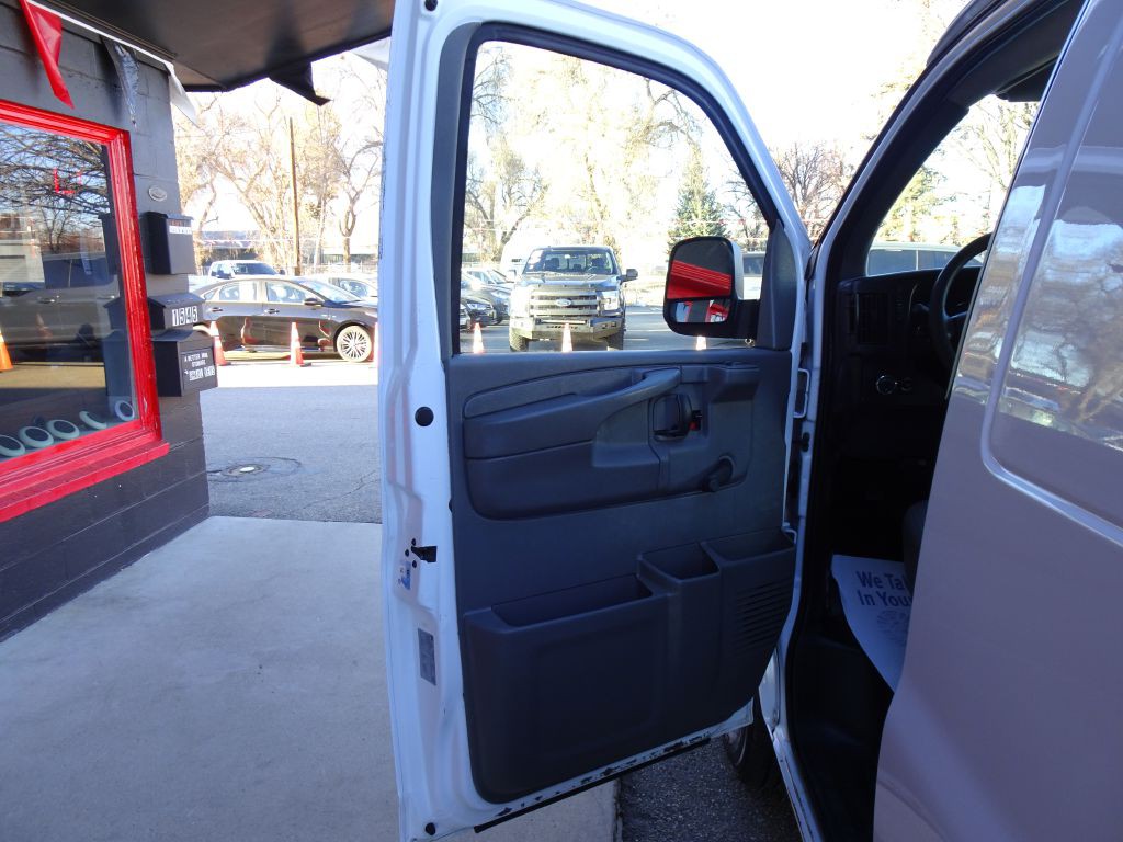 2014 Chevrolet Express Image 18