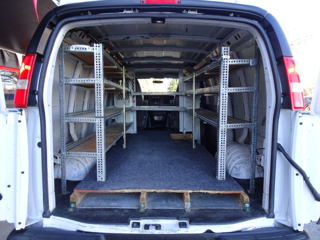 2014 Chevrolet Express Image 26