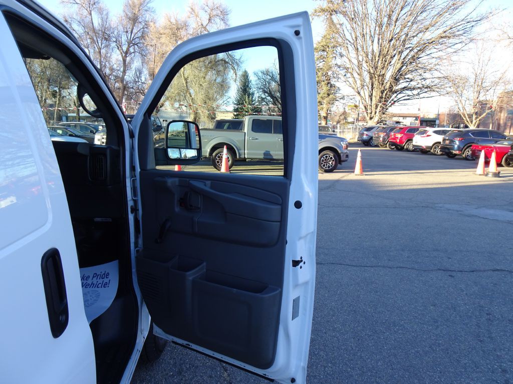 2014 Chevrolet Express Image 30