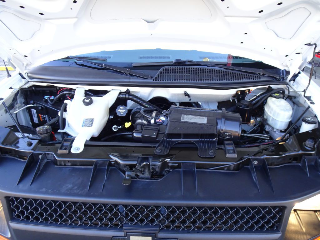 2014 Chevrolet Express Image 33