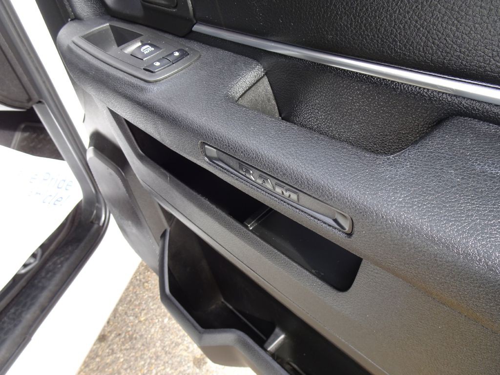 2021 RAM 1500 Image 37