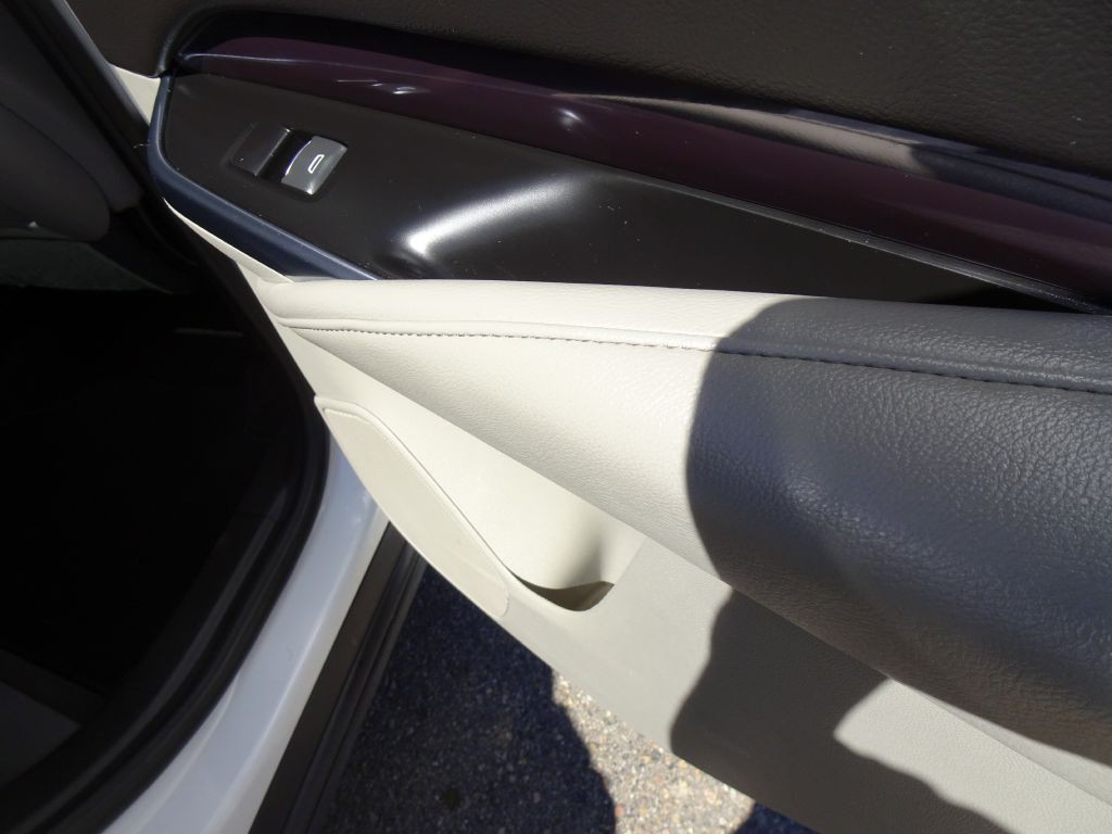 2023 Cadillac XT4 Image 40