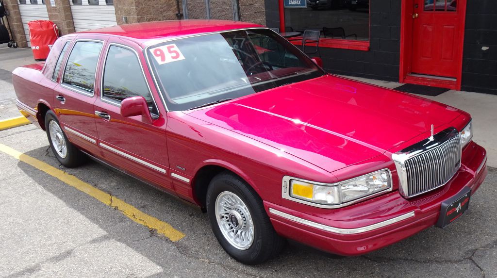 1995 Lincoln Town Car Image 3
