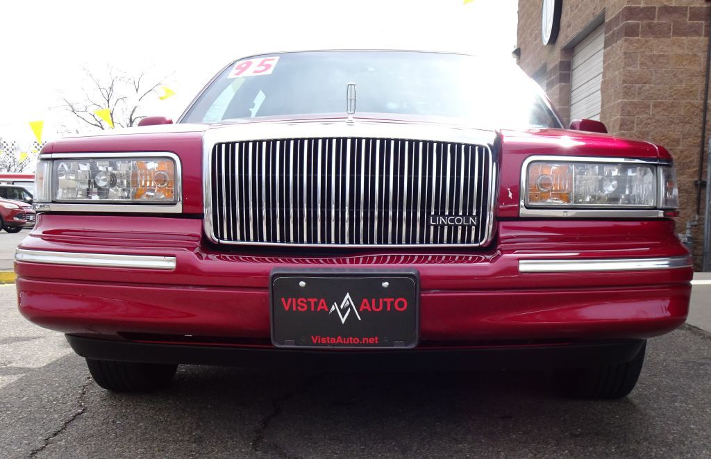 1995 Lincoln Town Car Image 5