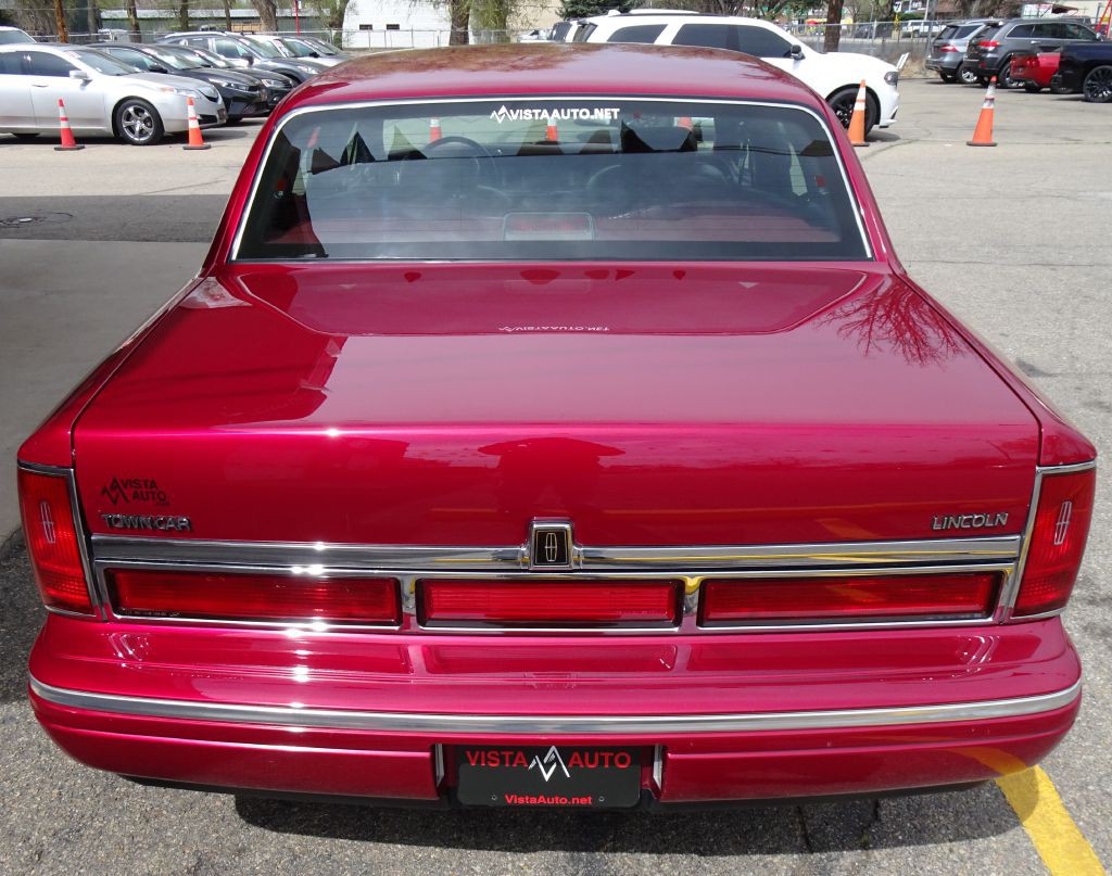 1995 Lincoln Town Car Image 11