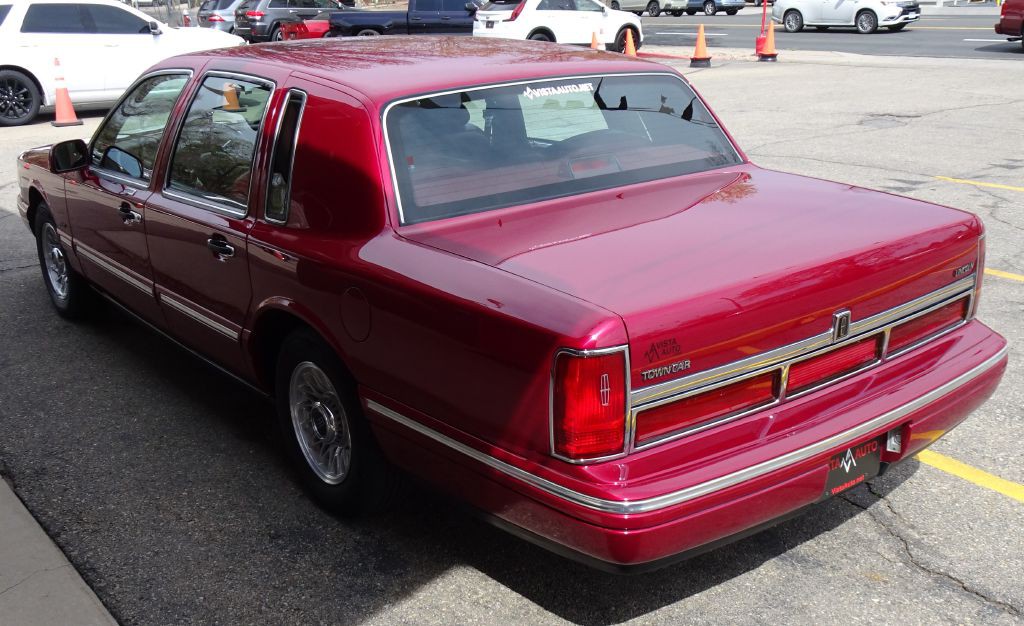 1995 Lincoln Town Car Image 14