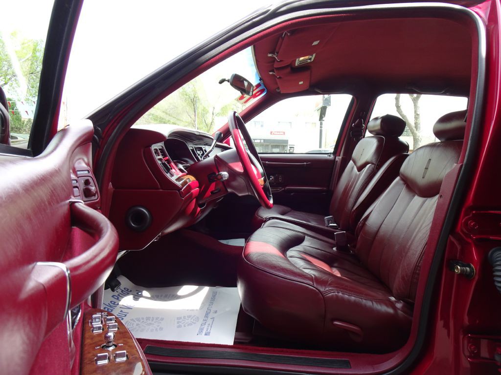 1995 Lincoln Town Car Image 20