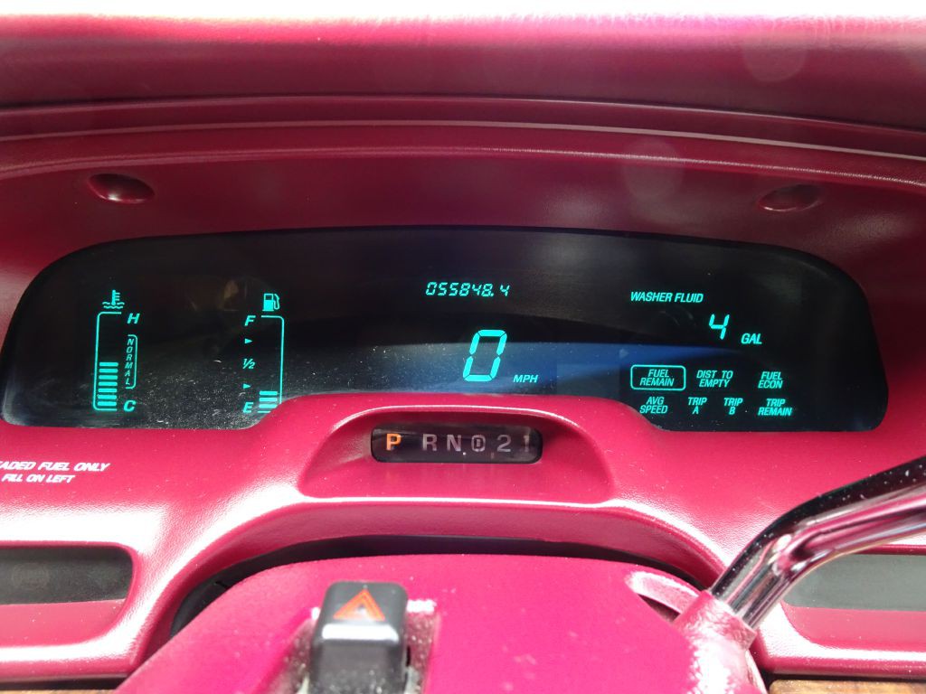 1995 Lincoln Town Car Image 23