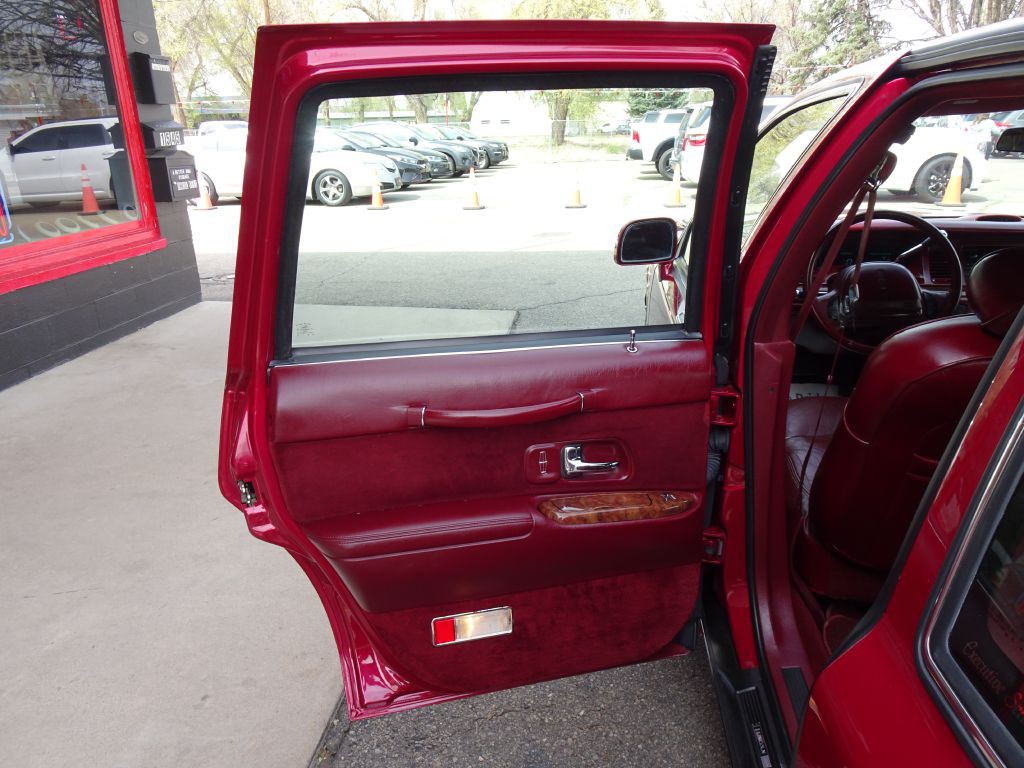 1995 Lincoln Town Car Image 25