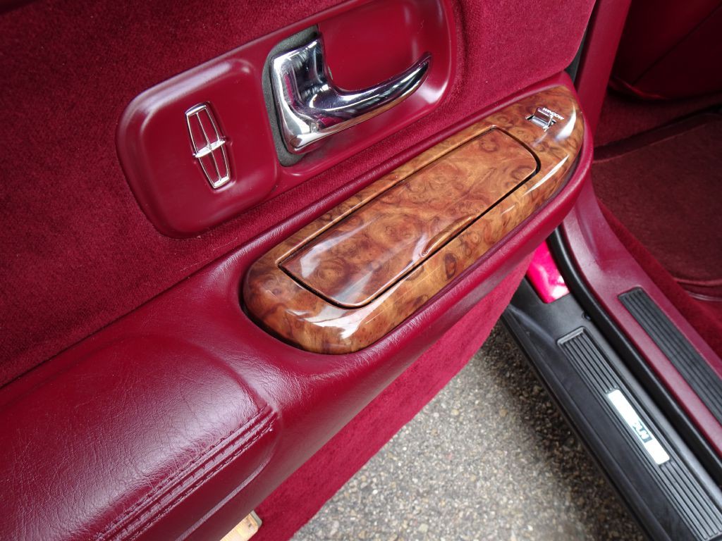 1995 Lincoln Town Car Image 26