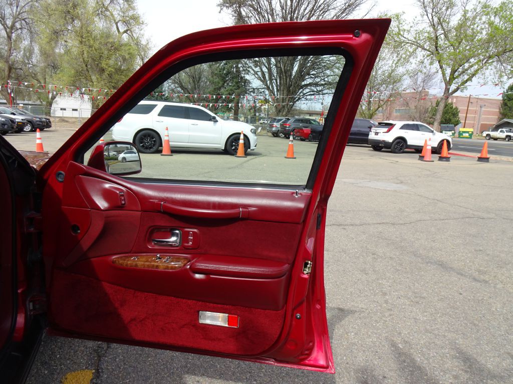 1995 Lincoln Town Car Image 34