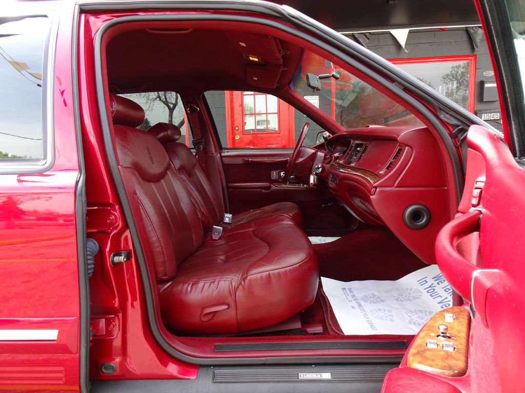 1995 Lincoln Town Car Image 36