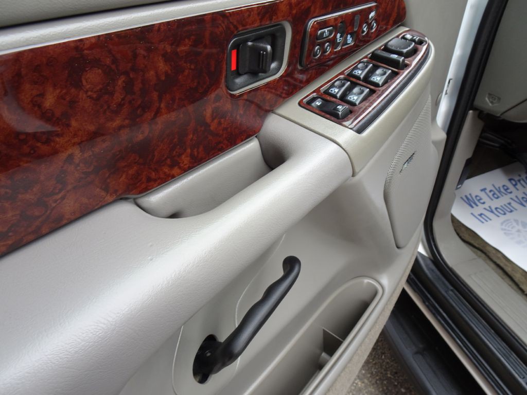 2005 GMC Yukon Image 19