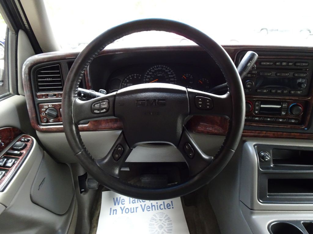 2005 GMC Yukon Image 22