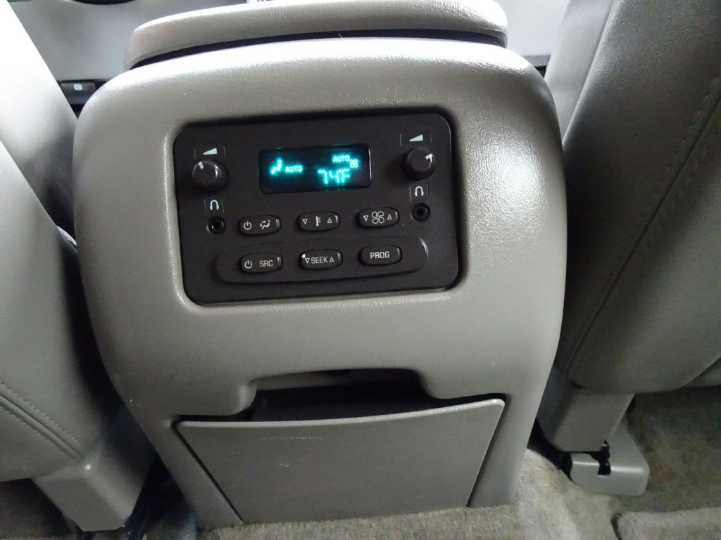 2005 GMC Yukon Image 28