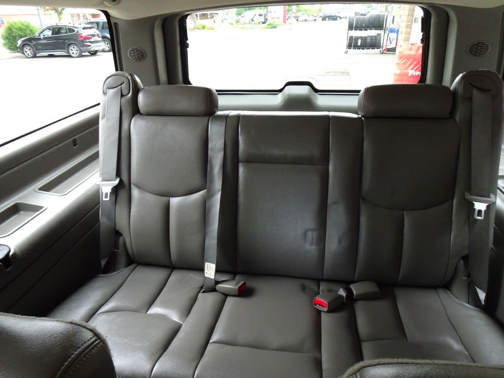 2005 GMC Yukon Image 30