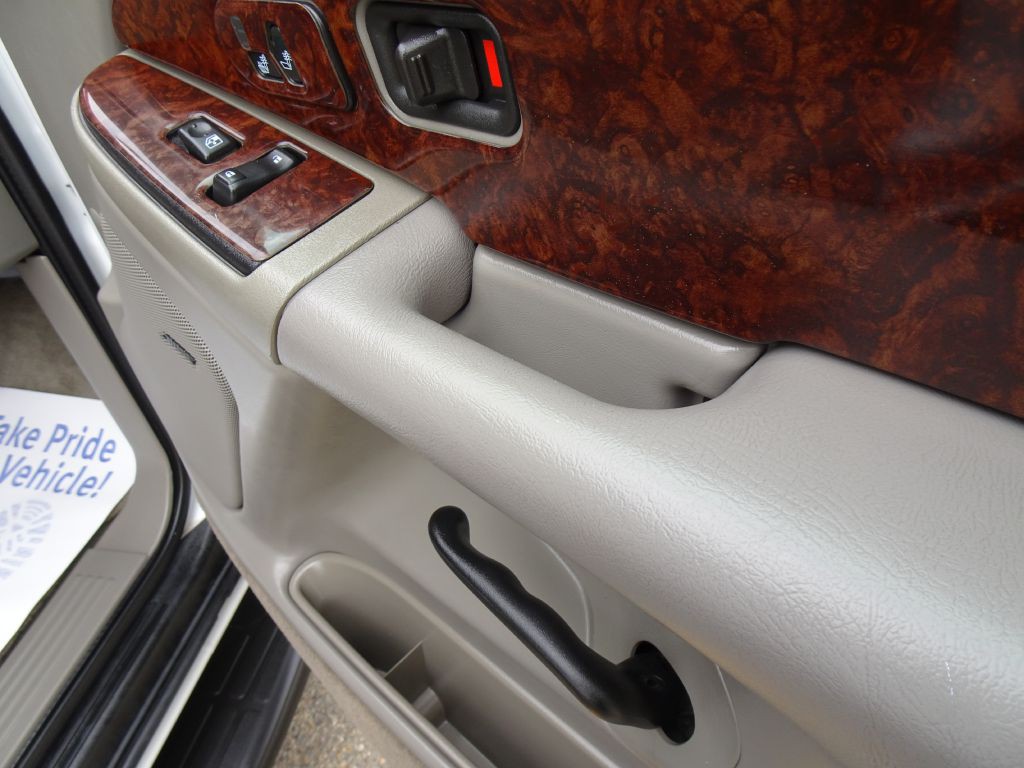 2005 GMC Yukon Image 36
