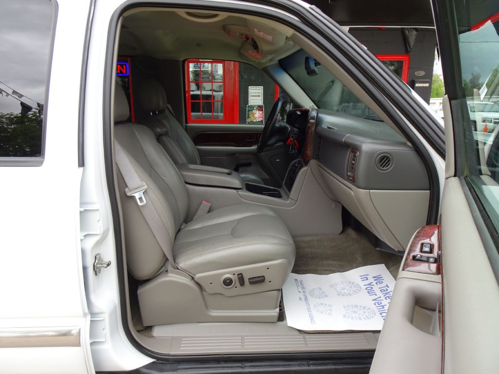 2005 GMC Yukon Image 37