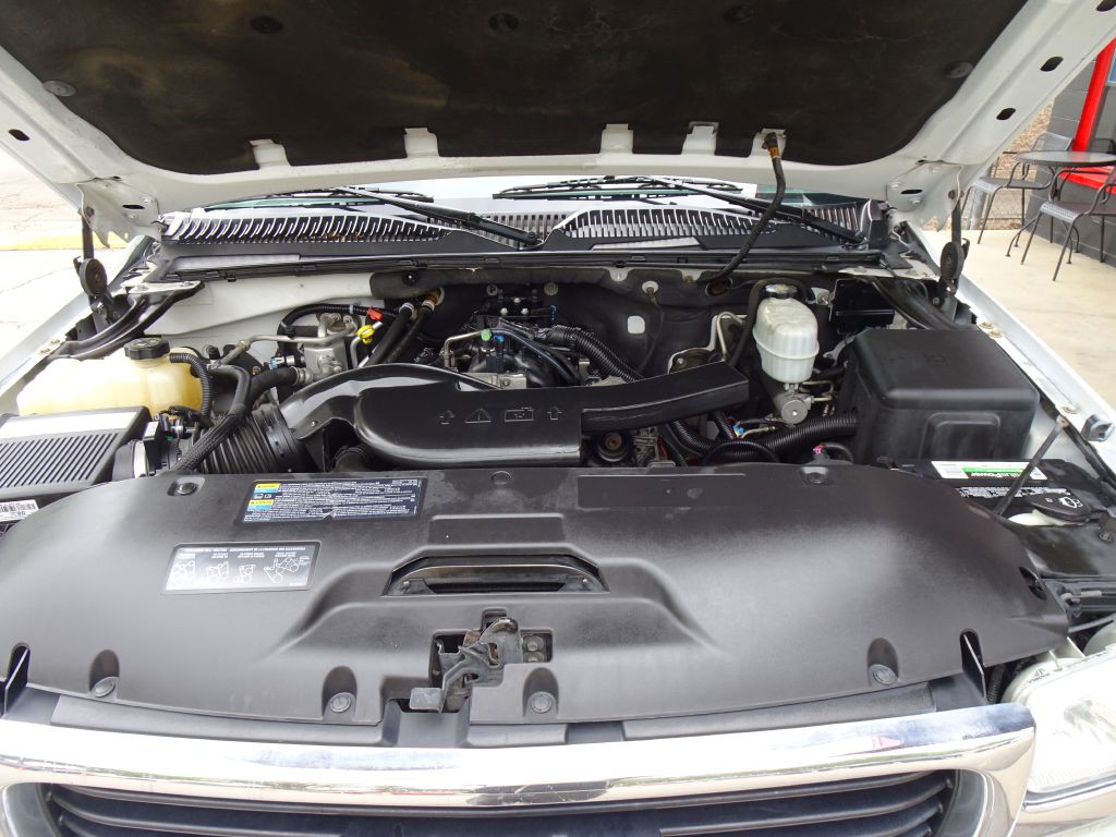 2005 GMC Yukon Image 38