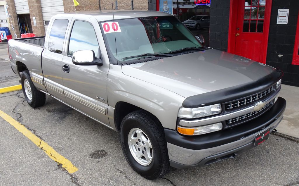 2000 Chevrolet Silverado 1500 Image 3