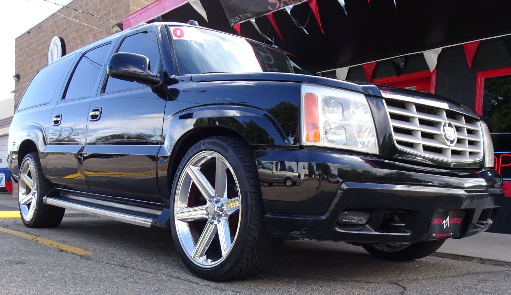 2005 Cadillac Escalade Image 2