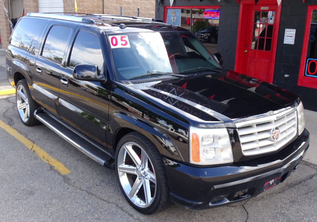 2005 Cadillac Escalade Image 3