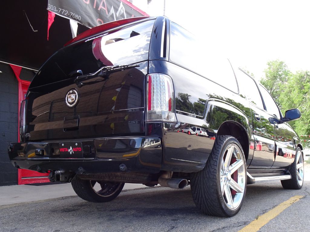 2005 Cadillac Escalade Image 9