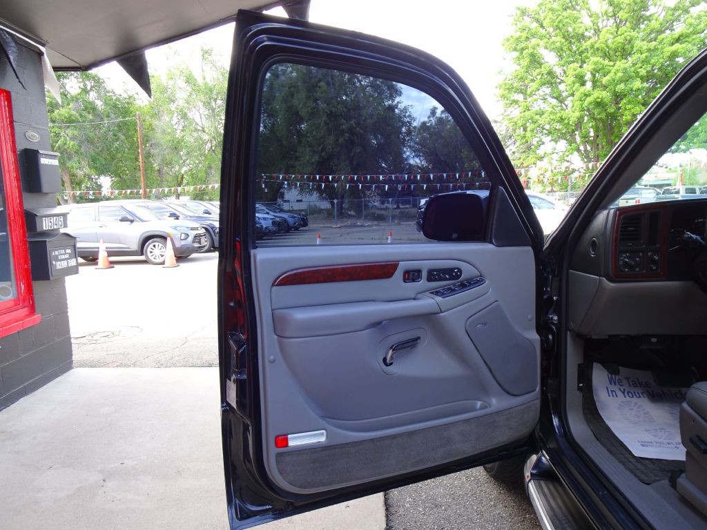 2005 Cadillac Escalade Image 18