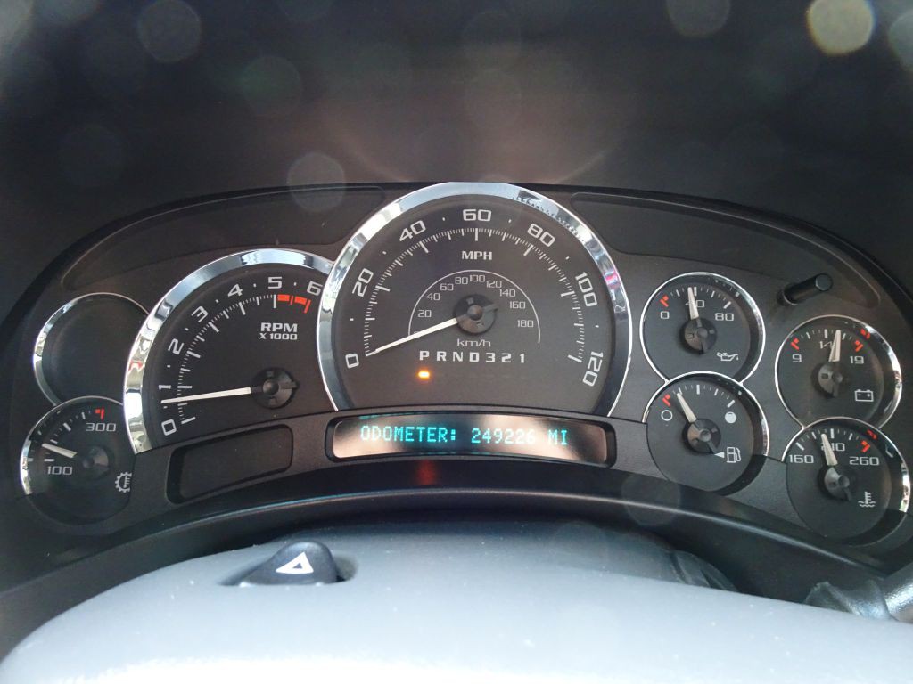 2005 Cadillac Escalade Image 22