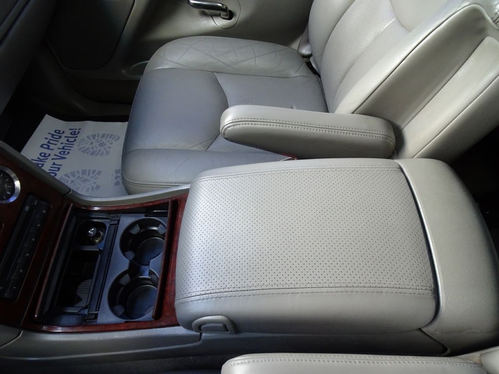 2005 Cadillac Escalade Image 24
