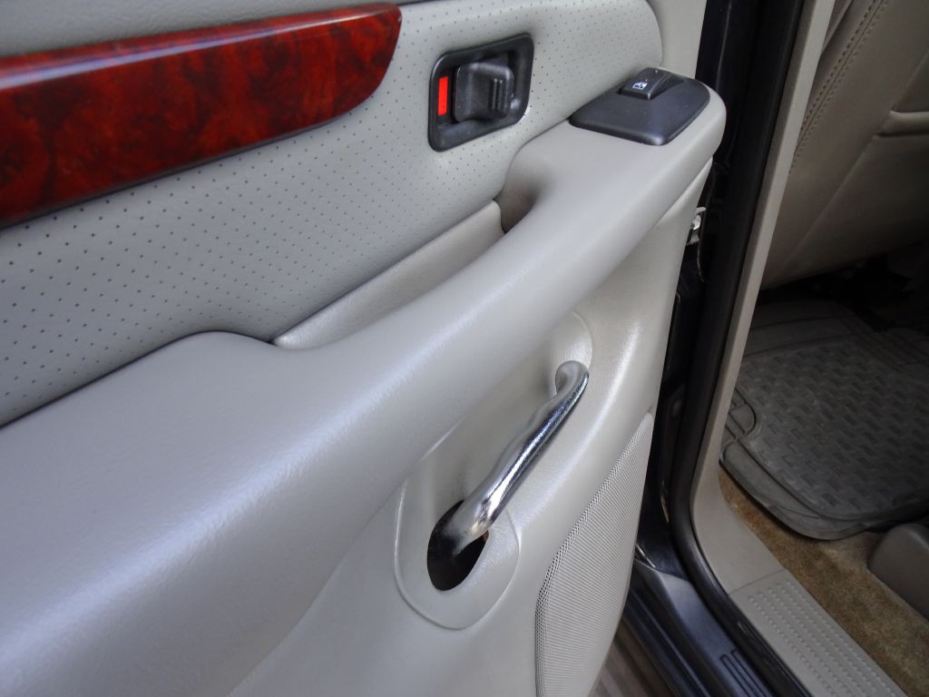 2005 Cadillac Escalade Image 27