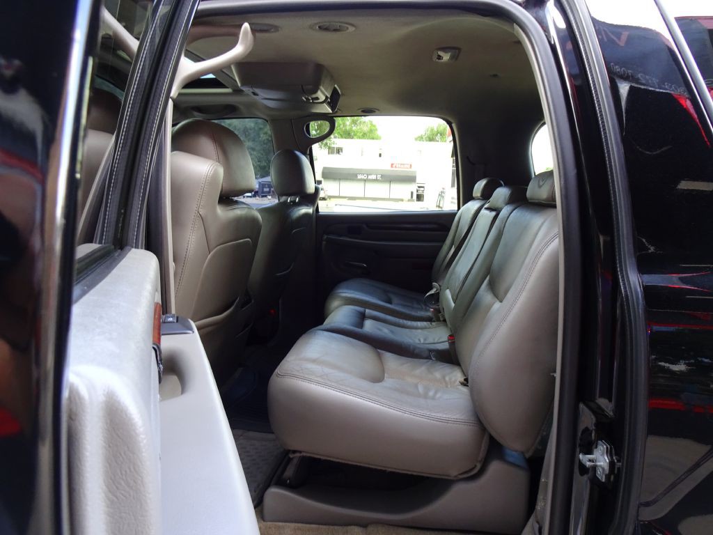 2005 Cadillac Escalade Image 28