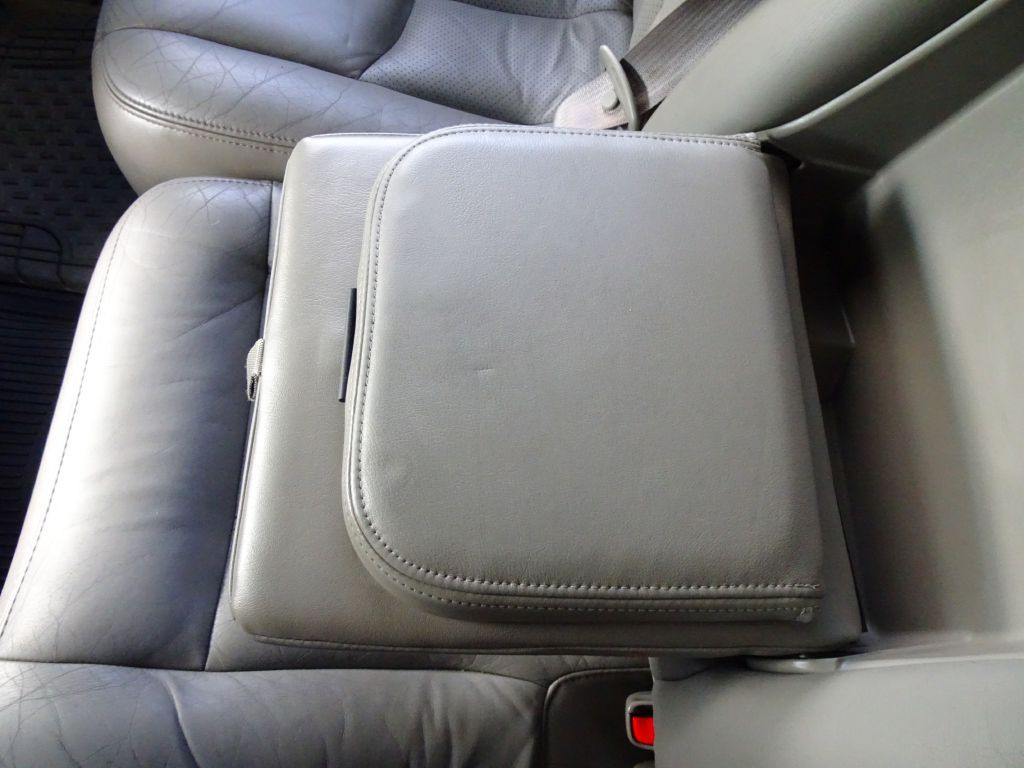 2005 Cadillac Escalade Image 29