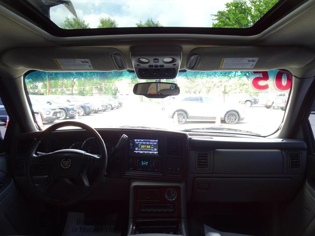 2005 Cadillac Escalade Image 33