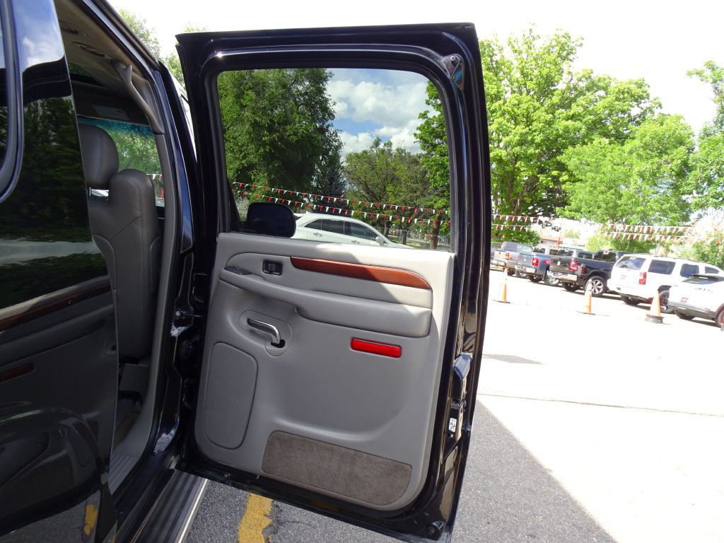 2005 Cadillac Escalade Image 36