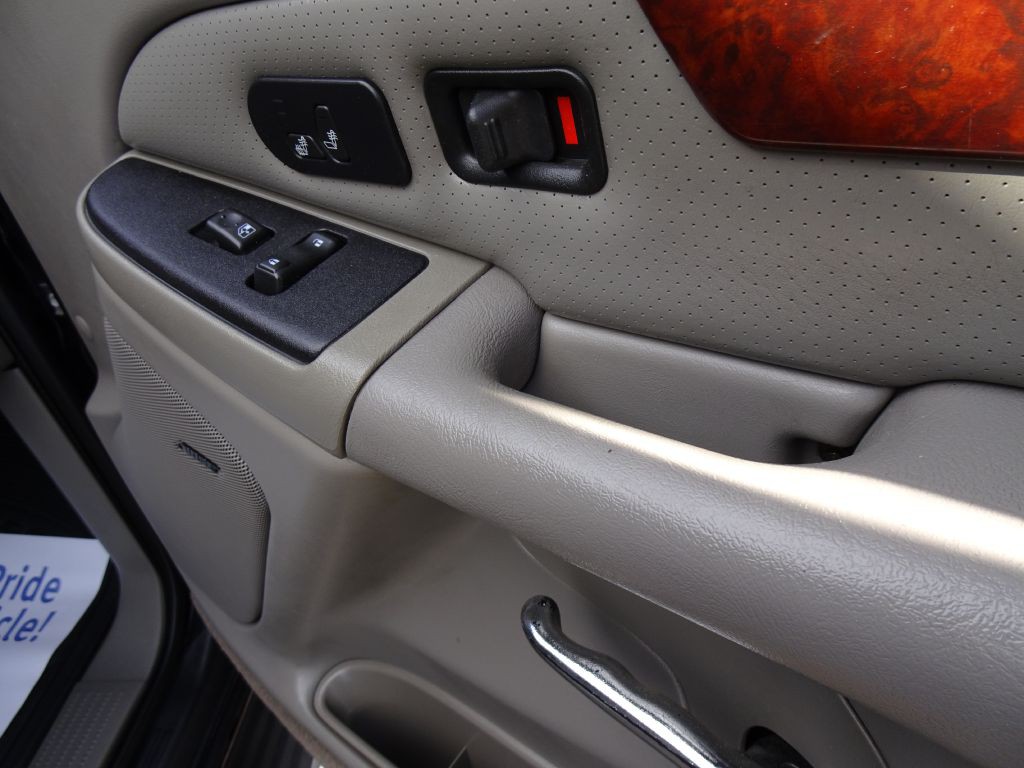 2005 Cadillac Escalade Image 40