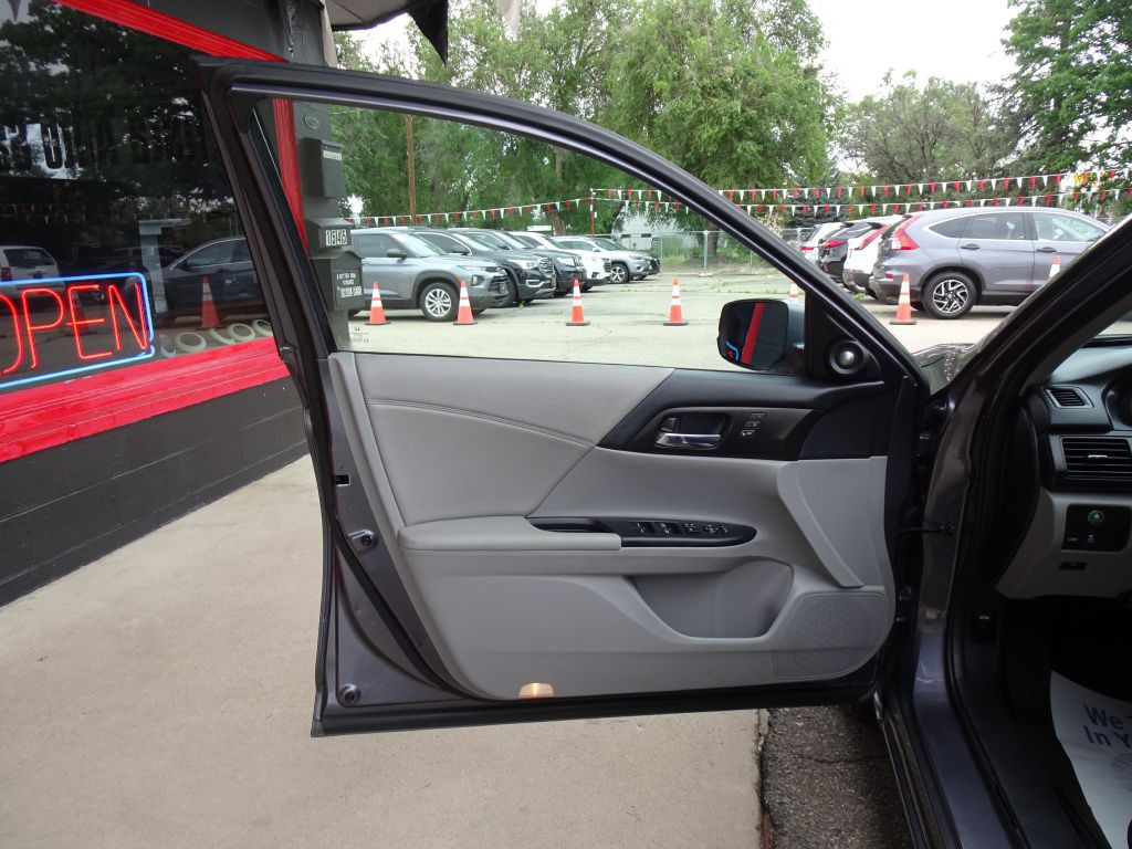 2015 Honda Accord Image 18