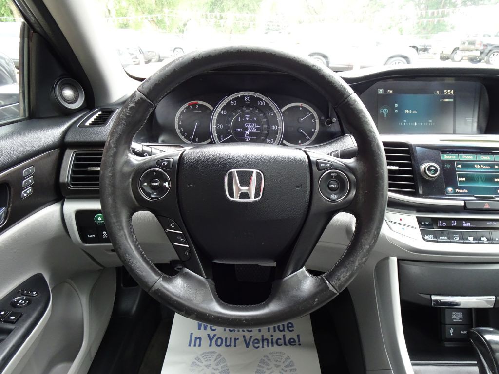 2015 Honda Accord Image 21
