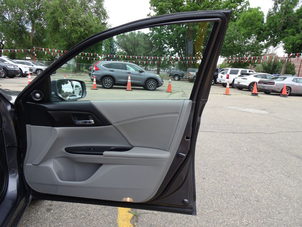 2015 Honda Accord Image 40