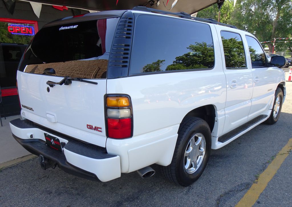 2004 GMC Yukon Image 8