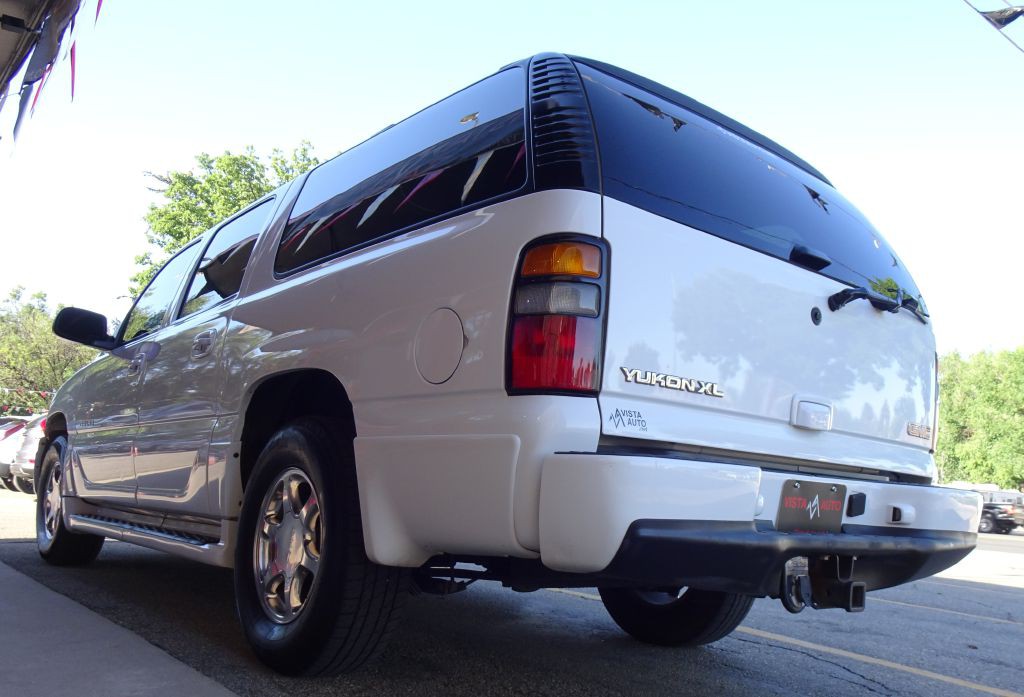 2004 GMC Yukon Image 13