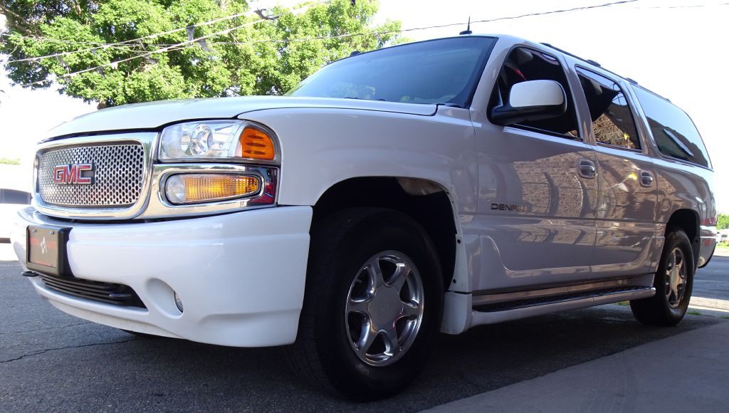 2004 GMC Yukon Image 16