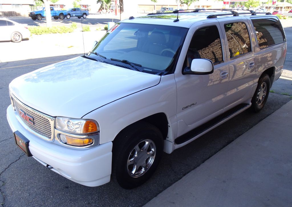 2004 GMC Yukon Image 17